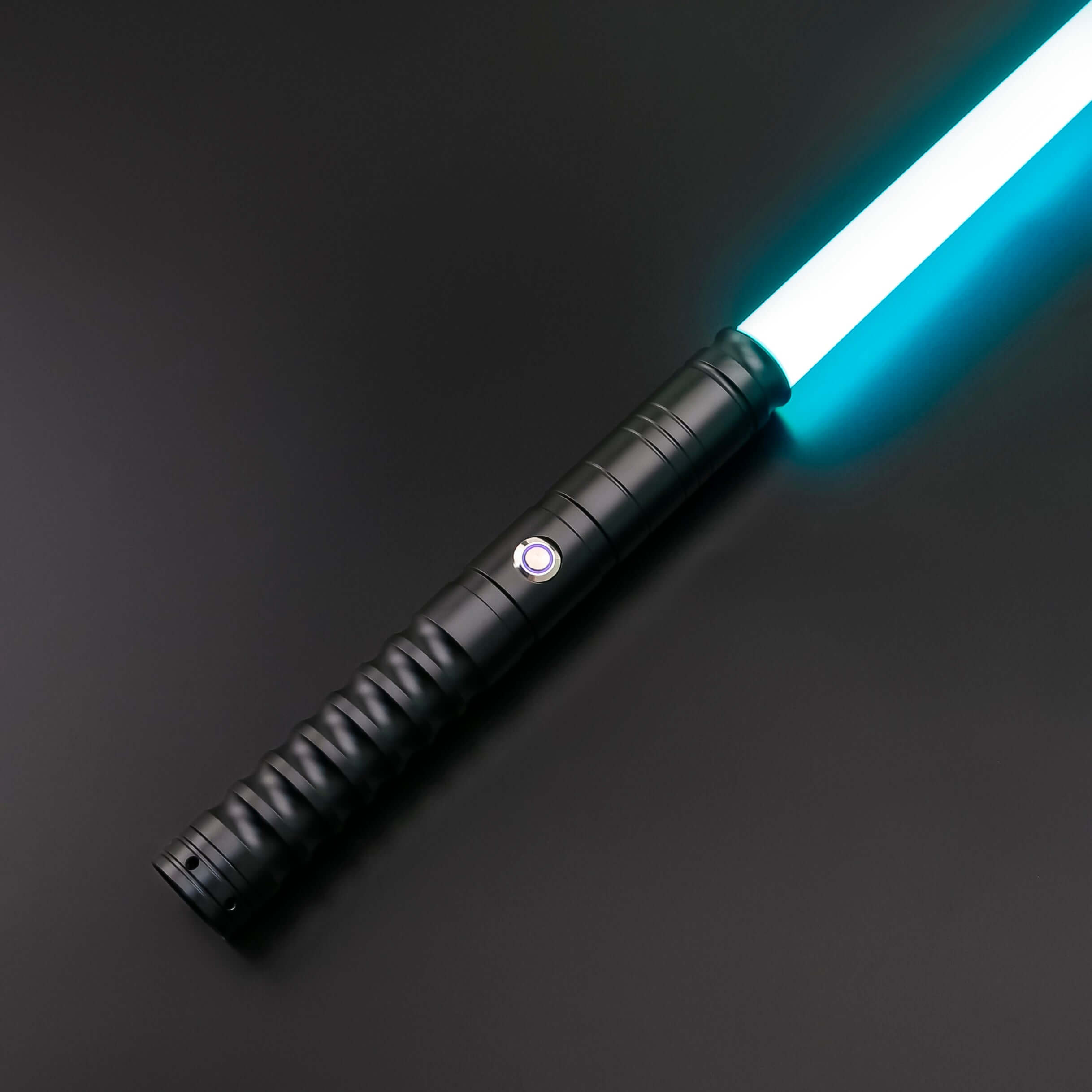 Novasaber Duelist Lightsaber Bundle – two aluminum alloy hilts in choice of grey, black, silver or gold, removable 77 cm or 82 cm polycarbonate blades, RGB S4/S16/S27 baselit or SN-Neopixel V4 Pro cores with customizable colors, effects, 27+ soundfonts an