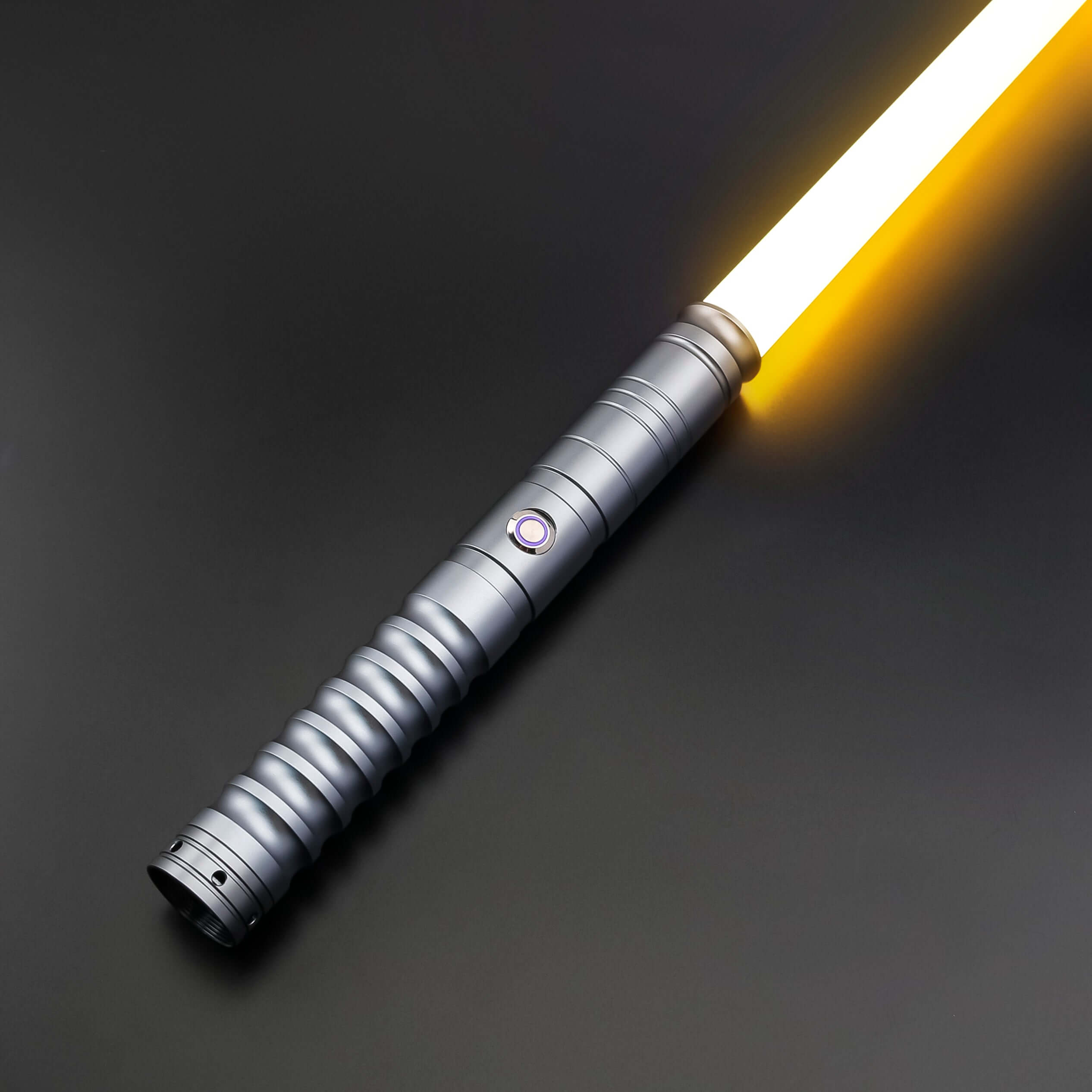 Novasaber Duelist Lightsaber Bundle – two aluminum alloy hilts in choice of grey, black, silver or gold, removable 77 cm or 82 cm polycarbonate blades, RGB S4/S16/S27 baselit or SN-Neopixel V4 Pro cores with customizable colors, effects, 27+ soundfonts an
