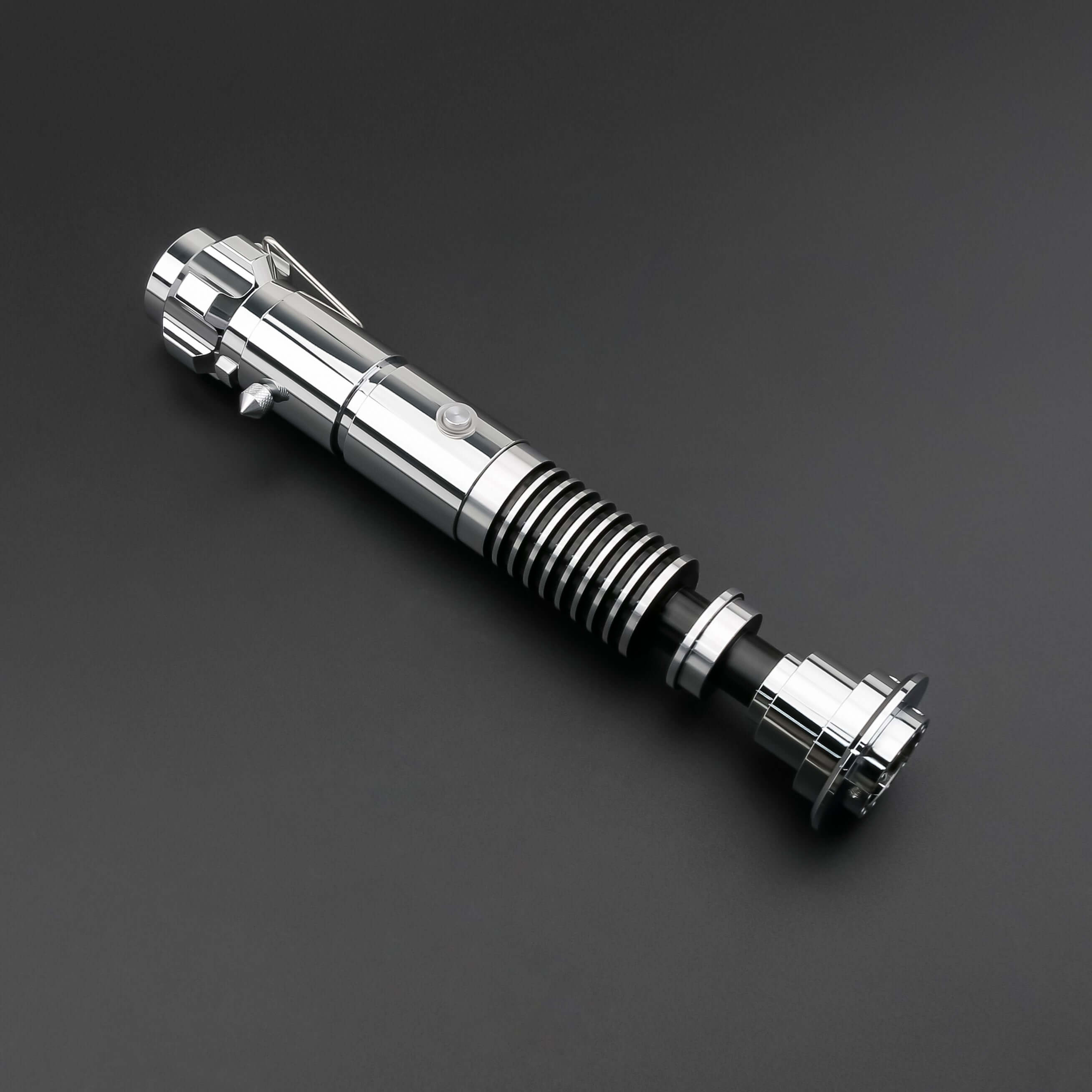 Luke SE Lightsaber from Novasaber, featuring a polished silver hilt with detailed gold accents and a vibrant green blade, inspired by the iconic weapon of Luke Skywalker from Star Wars