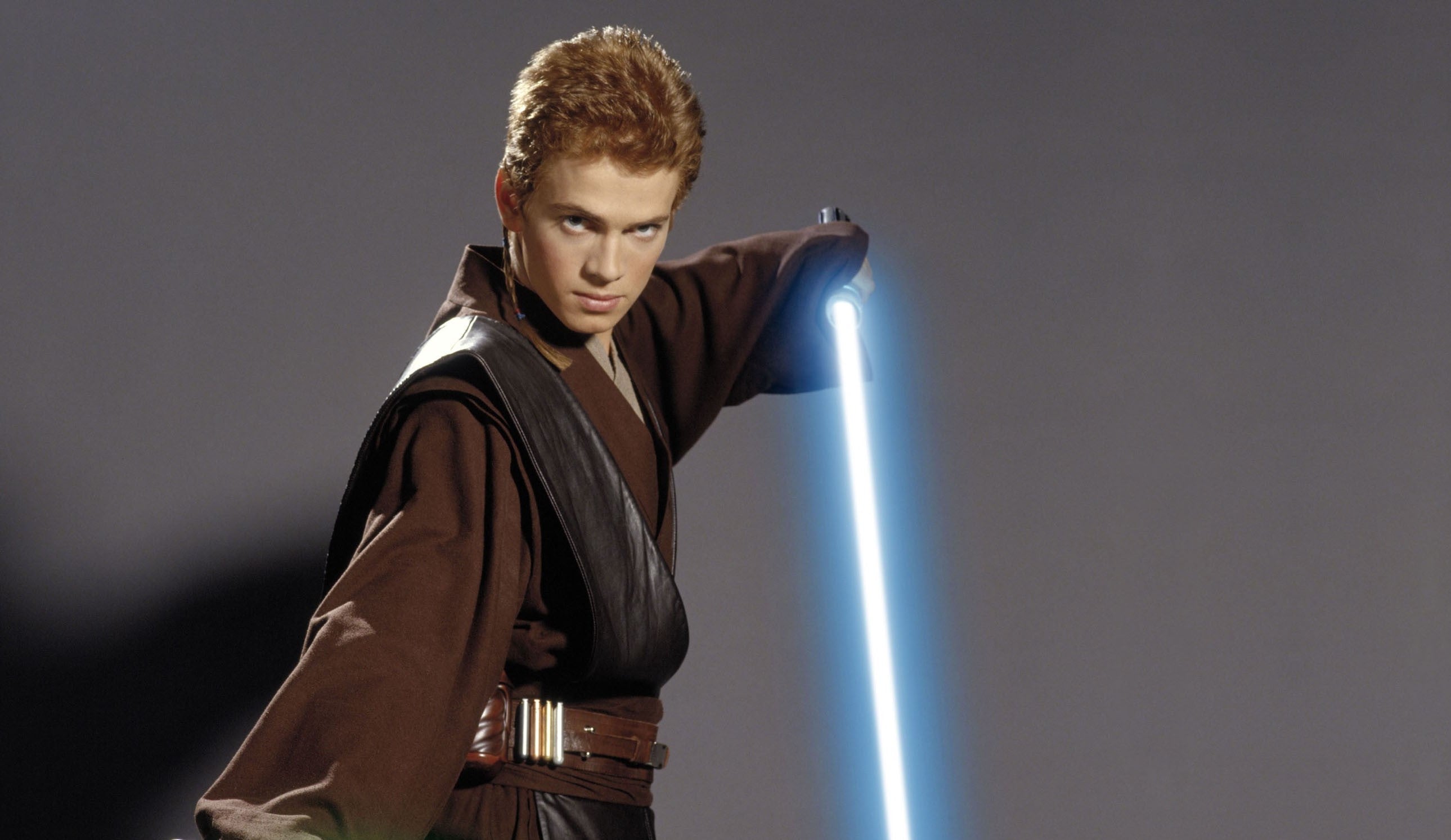 Anakin’s hilt prioritizes aggressive Form V duelling, ensuring speed, precision, and durability — reflecting his unique style and combat philosophy.