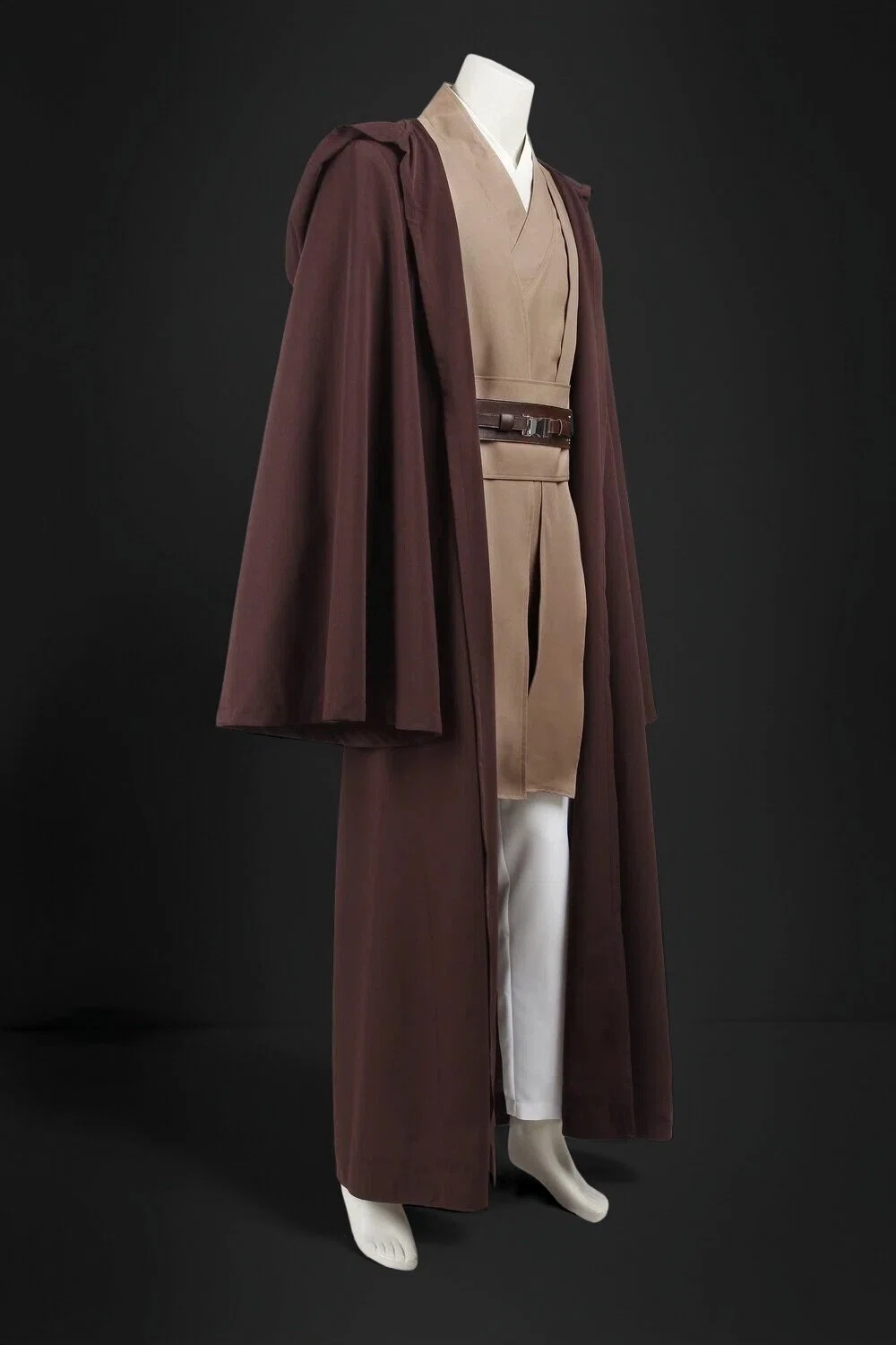 Mace Windu Jedi Master cosplay outfit displayed on a mannequin, featuring a brown robe and beige tunic.