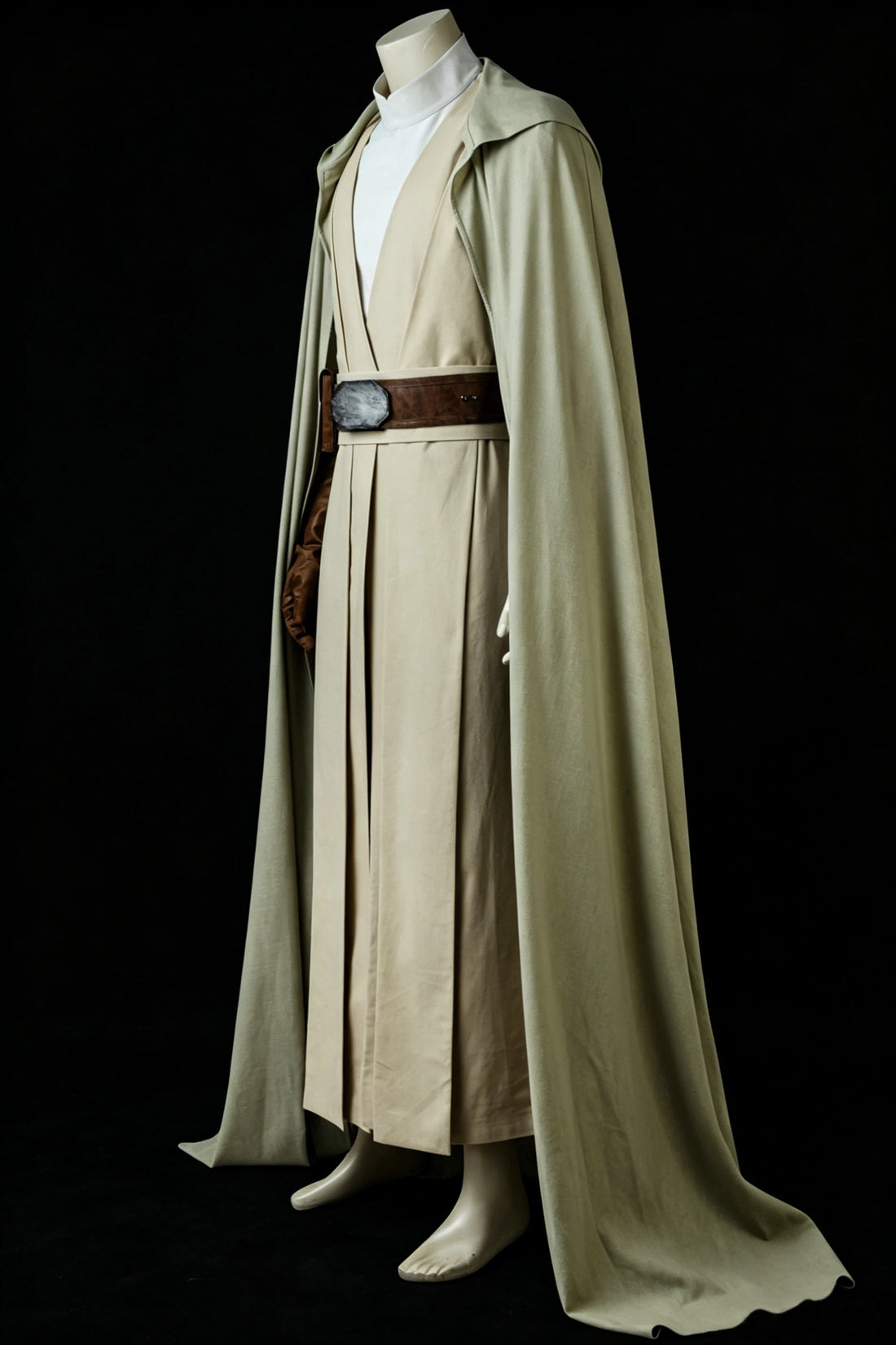Last Jedi Luke Skywalker cosplay costume featuring a robe, tunic, and accessories for adult fans.